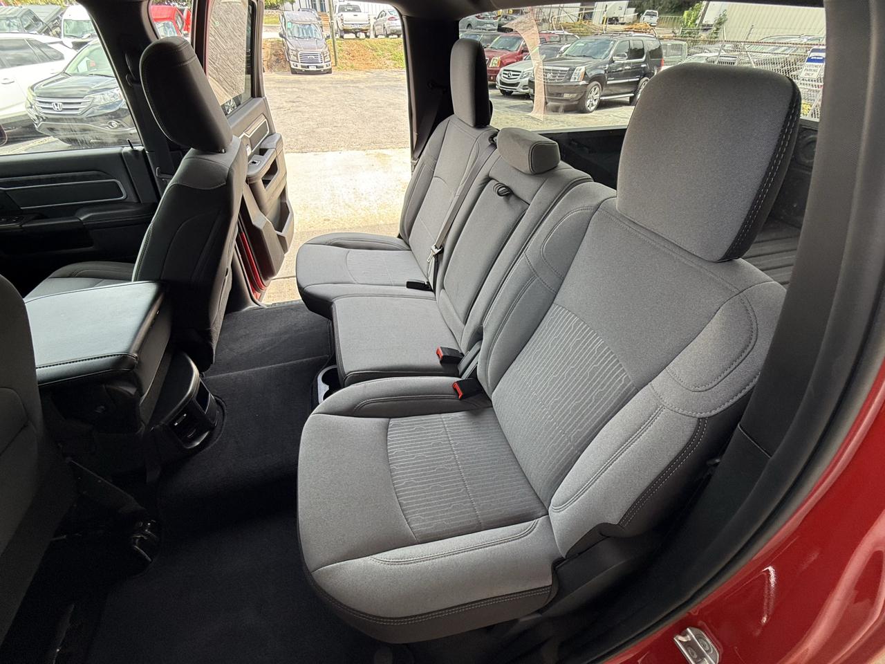 RAM 2500 Big Horn 4x4 Crew Cab 6'4" Box 2024