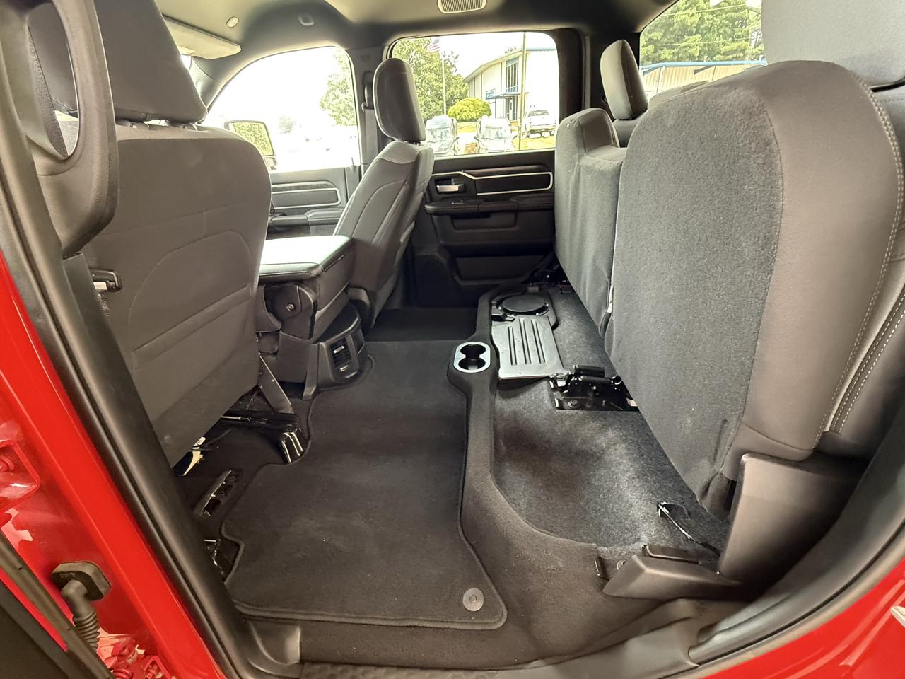 RAM 2500 Big Horn 4x4 Crew Cab 6'4" Box 2024