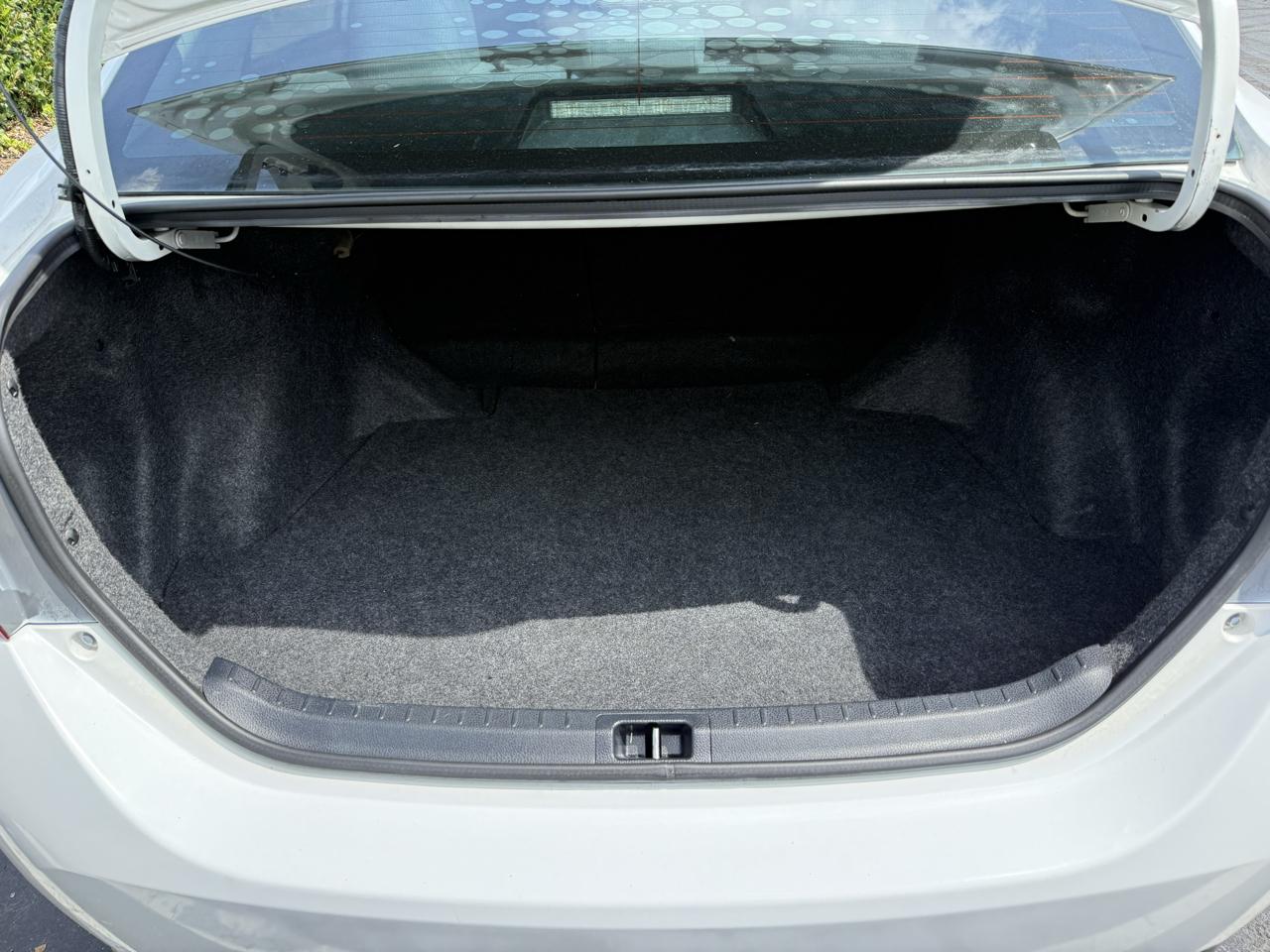 Toyota Corolla 4dr Sdn CVT LE Premium (Natl) 2014