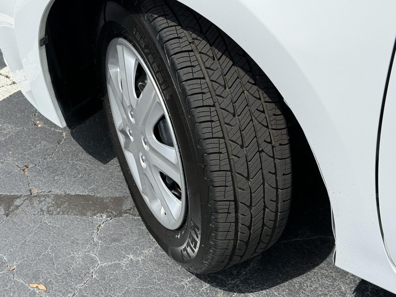 Toyota Corolla 4dr Sdn CVT LE Premium (Natl) 2014