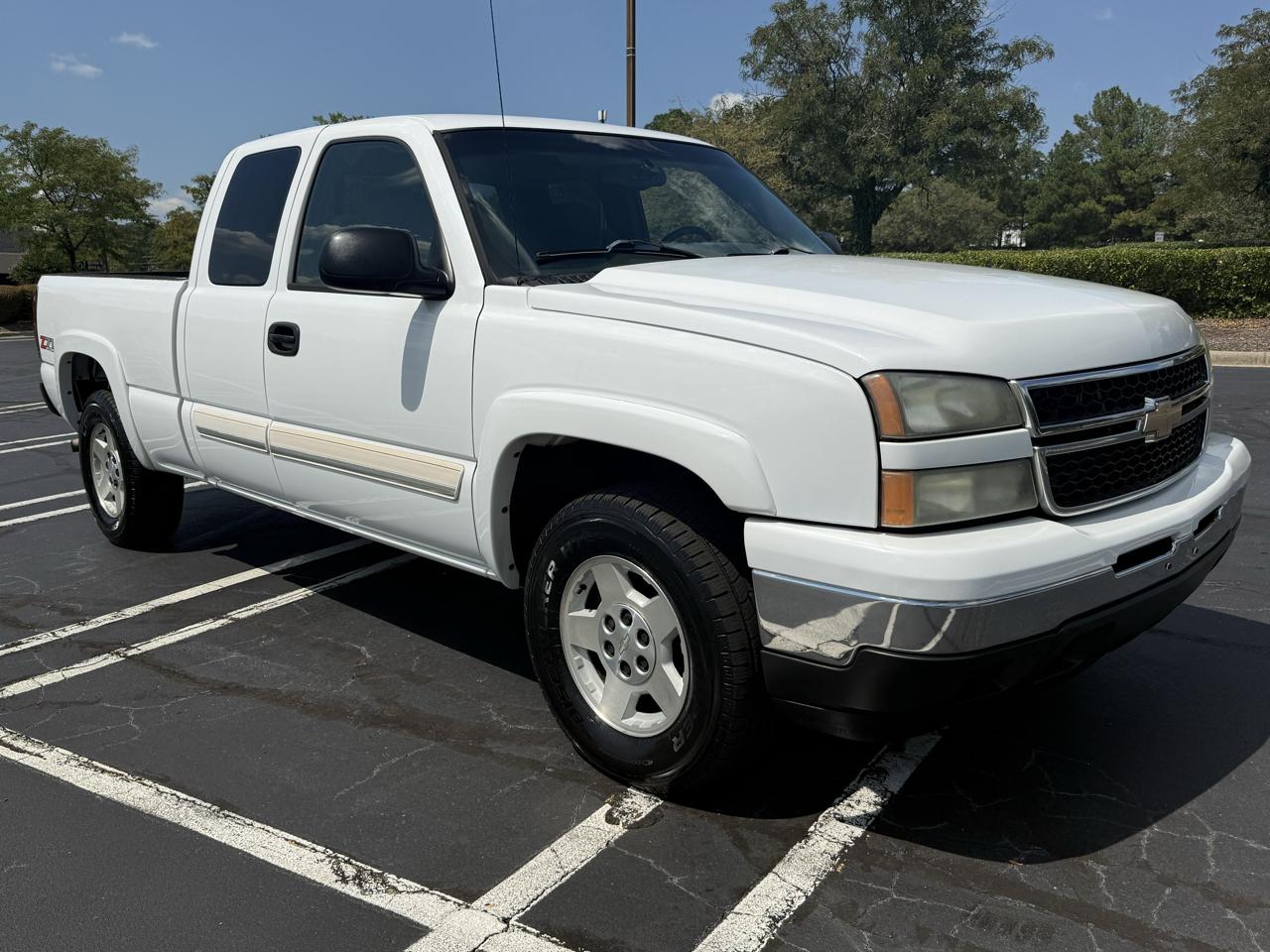Chevrolet Silverado 1500 Ext Cab 143.5" WB 4WD LT1 2006