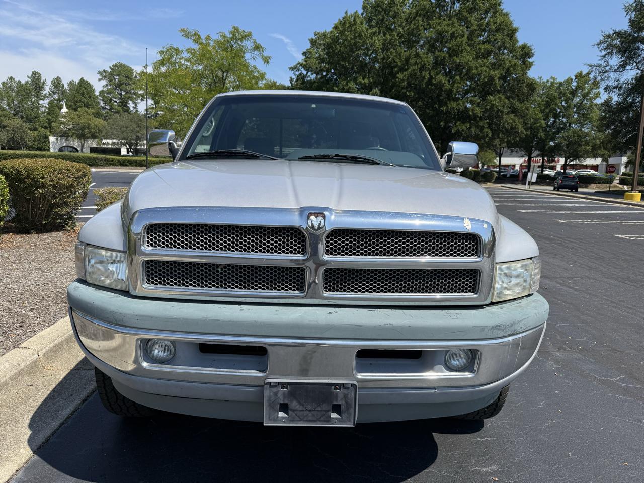Dodge Ram 1500 Club Cab 139" WB 4WD 1997
