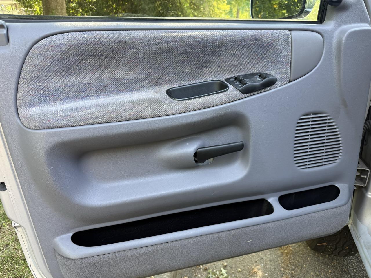 Dodge Ram 1500 Club Cab 139" WB 4WD 1997
