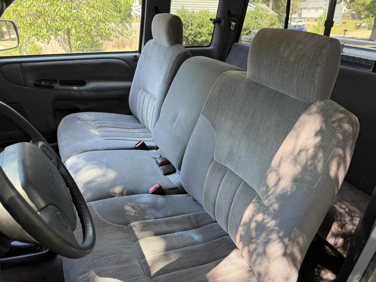 Dodge Ram 1500 Club Cab 139" WB 4WD 1997