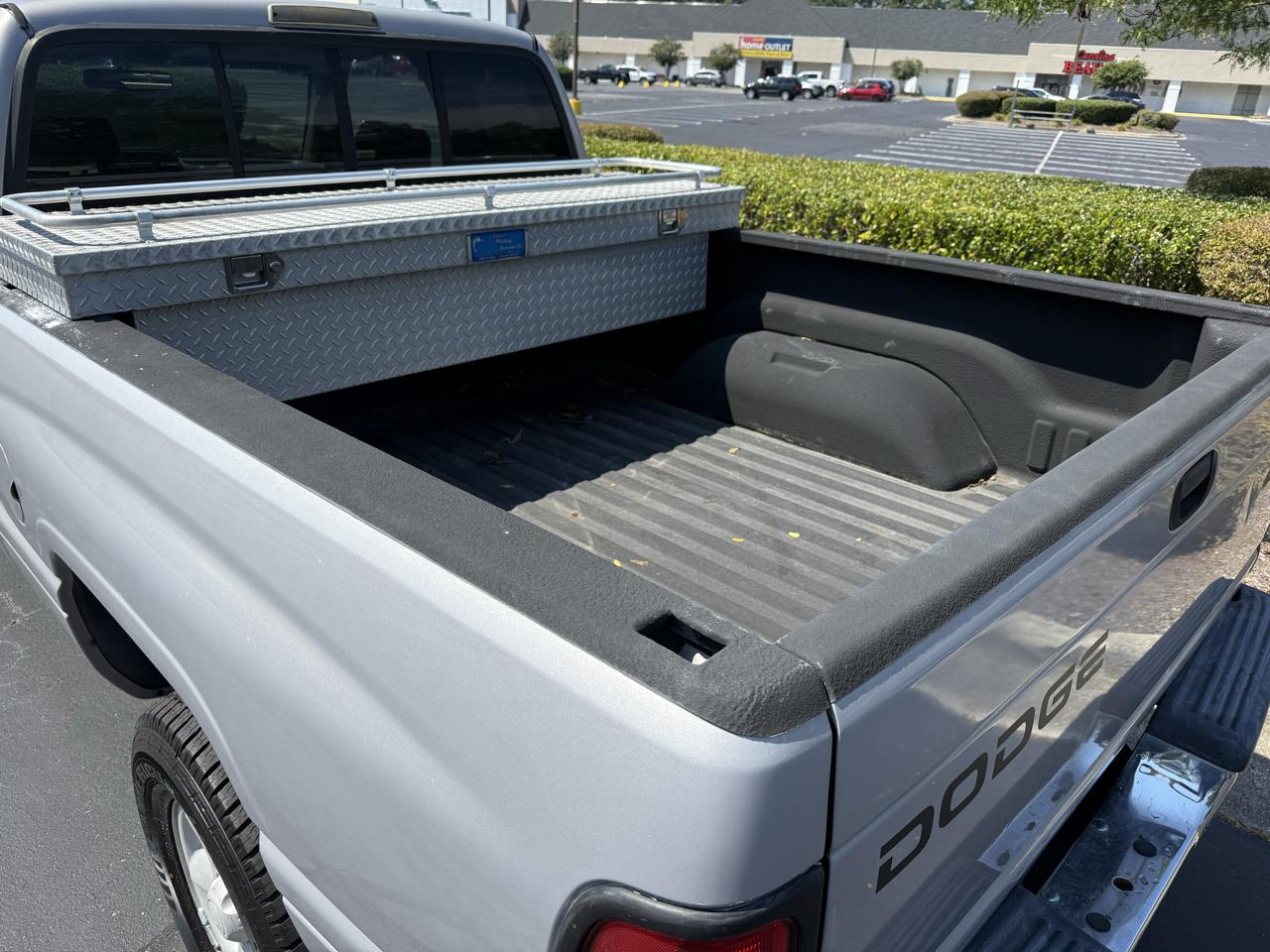 Dodge Ram 1500 Club Cab 139" WB 4WD 1997