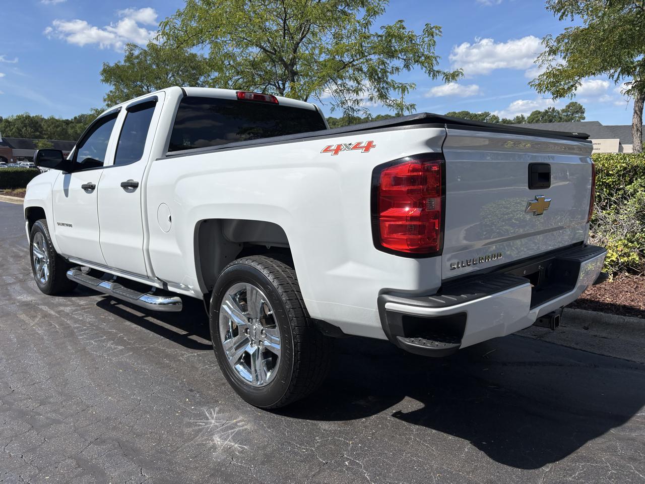 Chevrolet Silverado 1500 4WD Double Cab 143.5" Custom 2018
