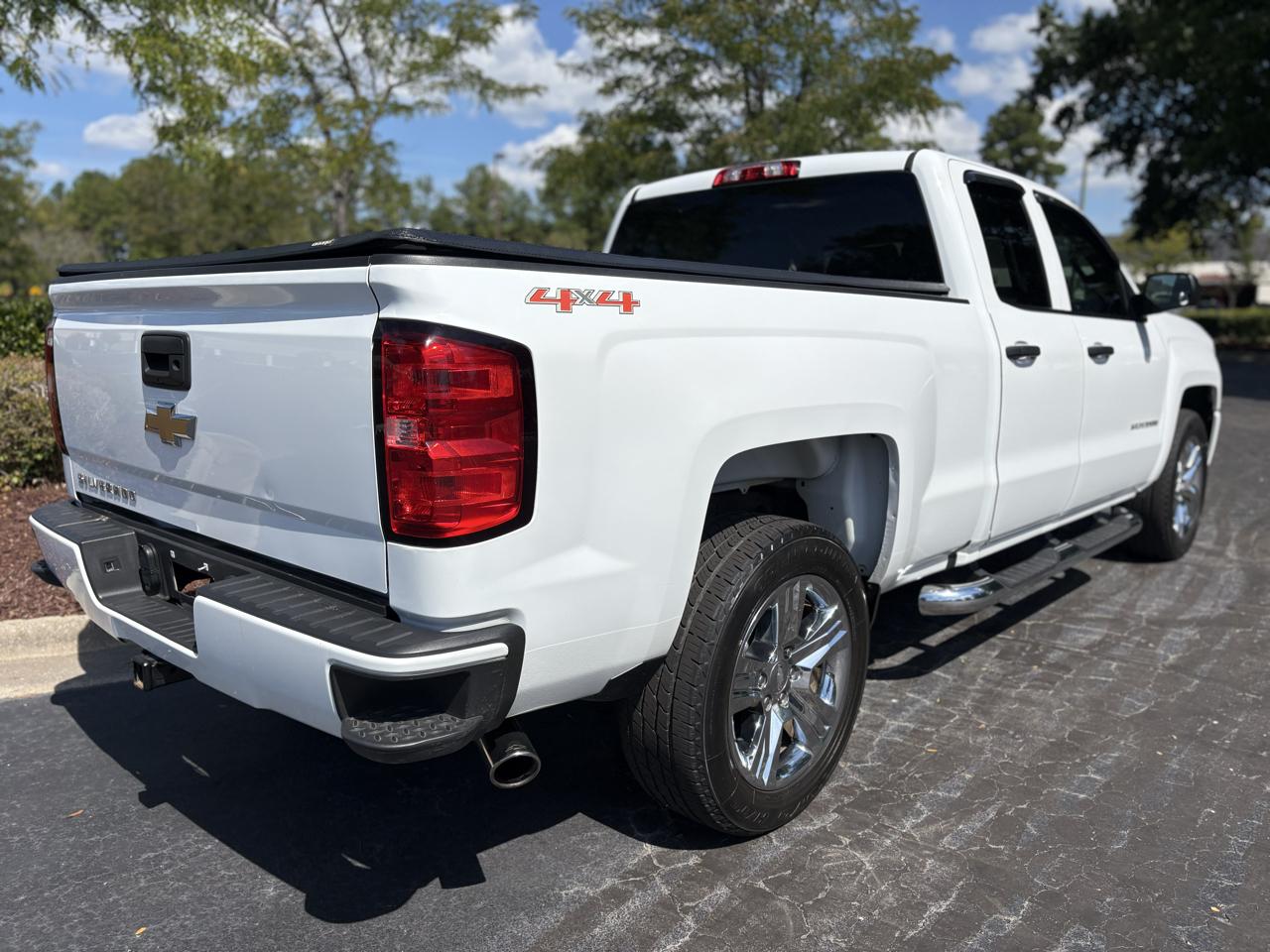 Chevrolet Silverado 1500 4WD Double Cab 143.5" Custom 2018