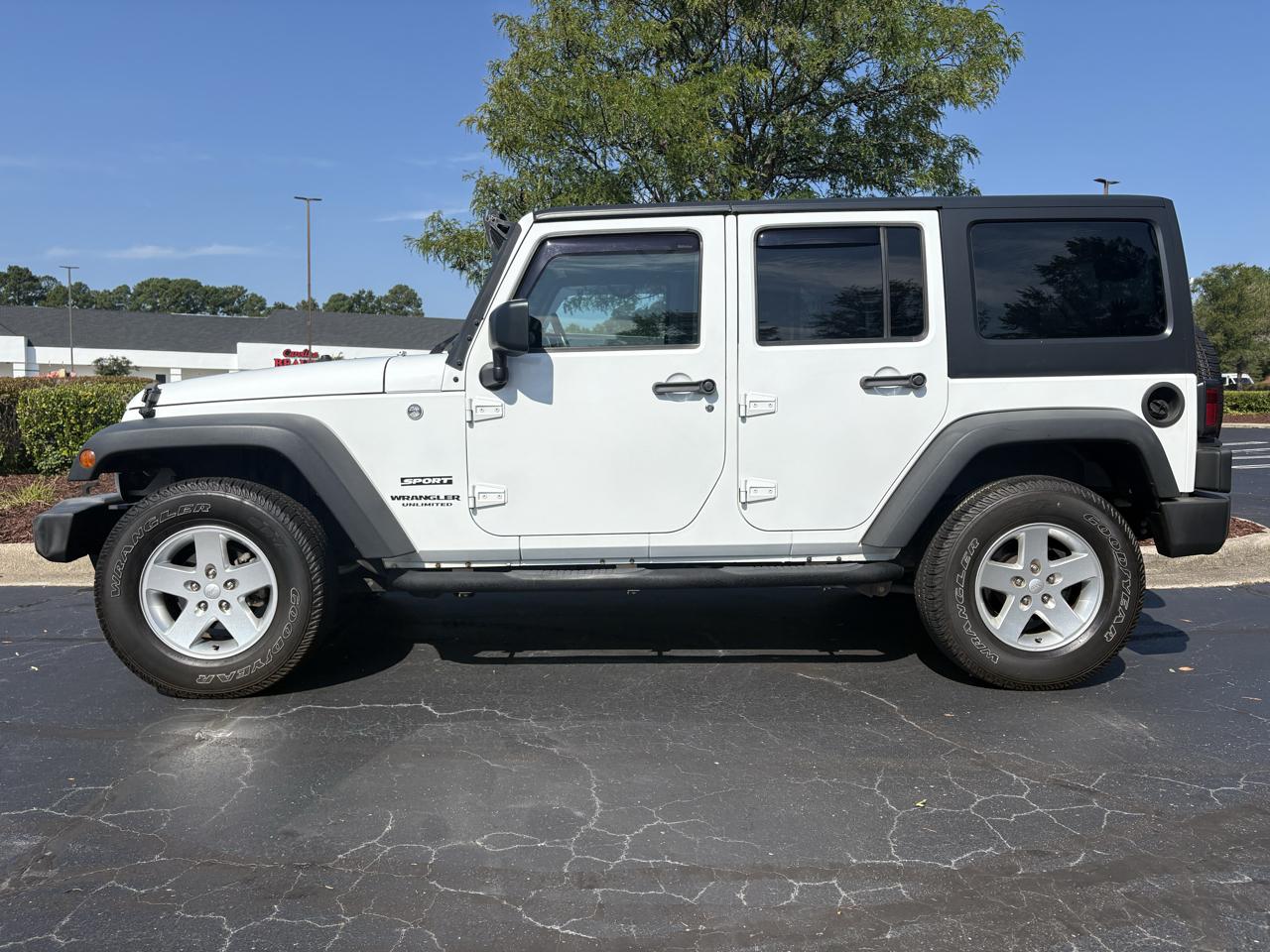 Jeep Wrangler Unlimited 4WD 4dr Sport 2016