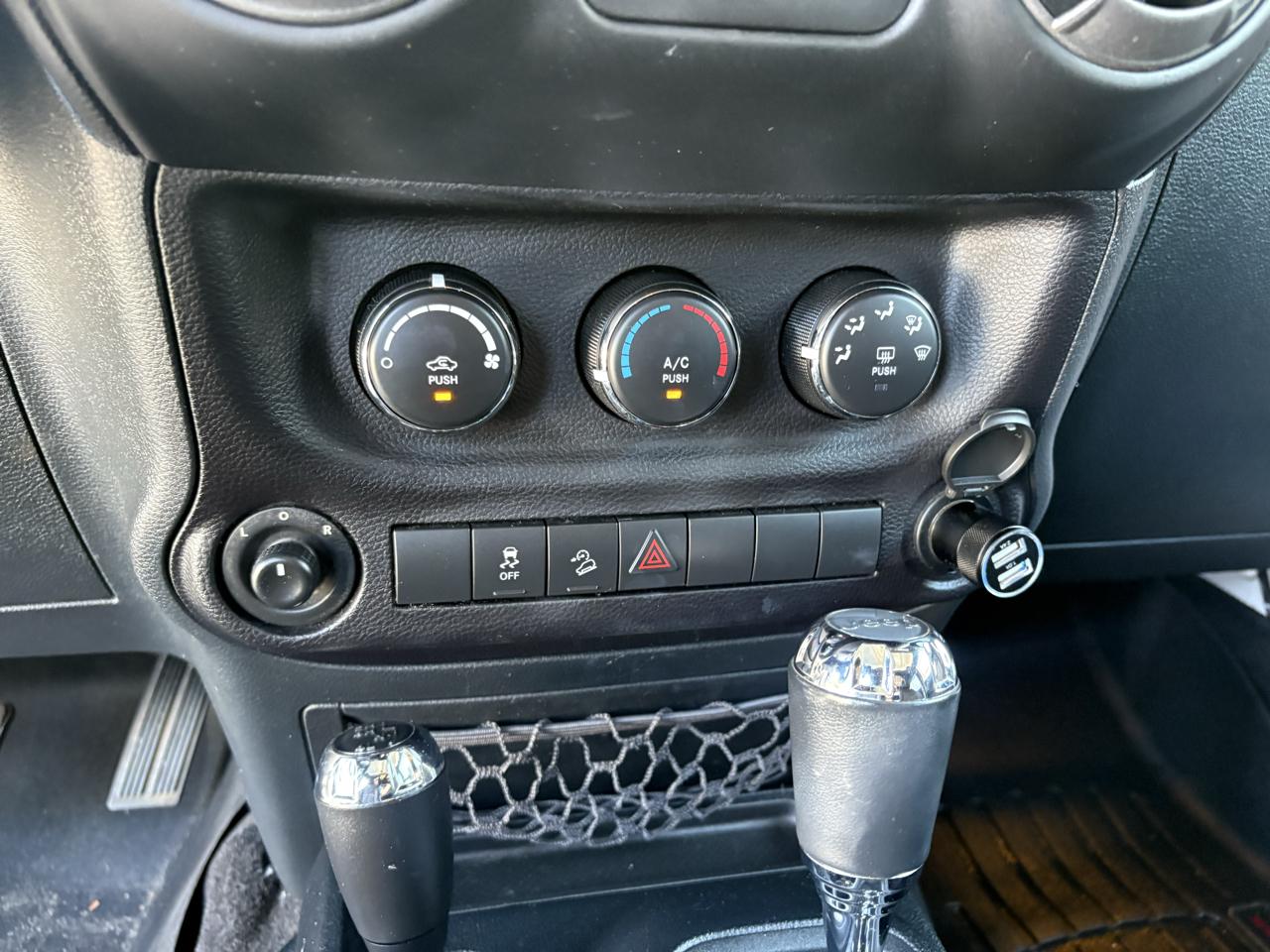 Jeep Wrangler Unlimited 4WD 4dr Sport 2016