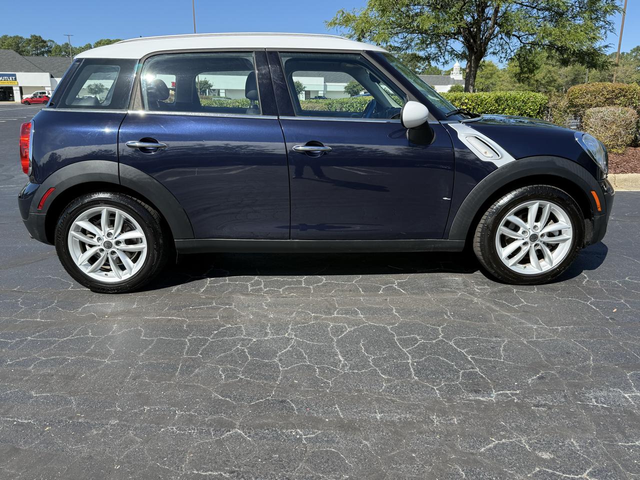 MINI Cooper Countryman FWD 4dr 2012