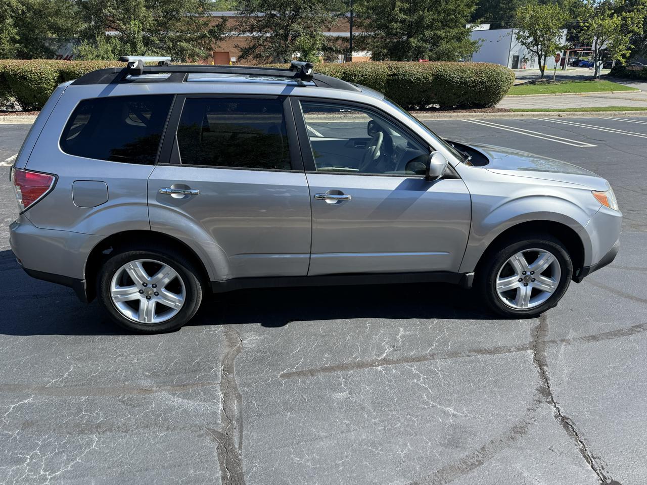 Subaru Forester 4dr Auto 2.5X Premium w/All-Weather Pkg 2010