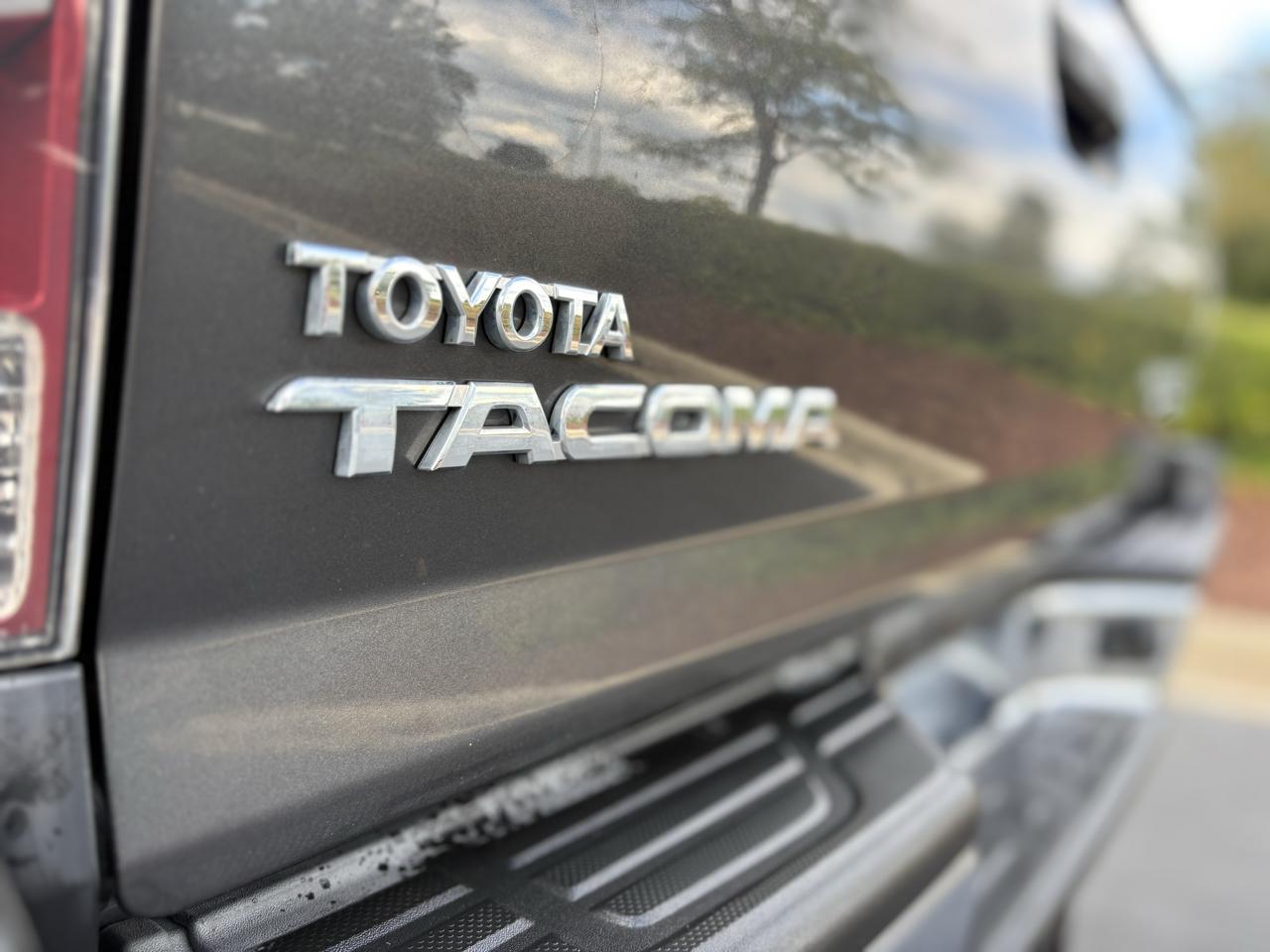 Toyota Tacoma 2WD Double Cab V6 AT PreRunner (Natl) 2012