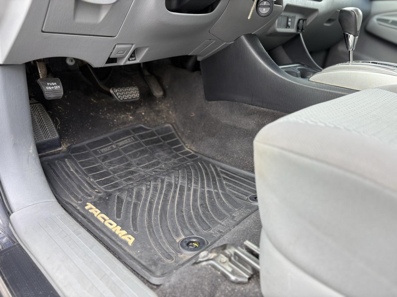 Toyota Tacoma 2WD Double Cab V6 AT PreRunner (Natl) 2012