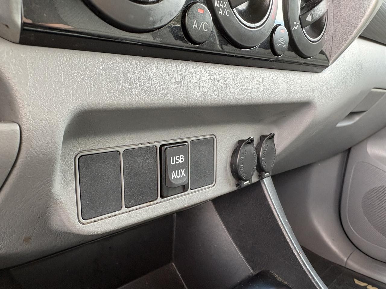 Toyota Tacoma 2WD Double Cab V6 AT PreRunner (Natl) 2012