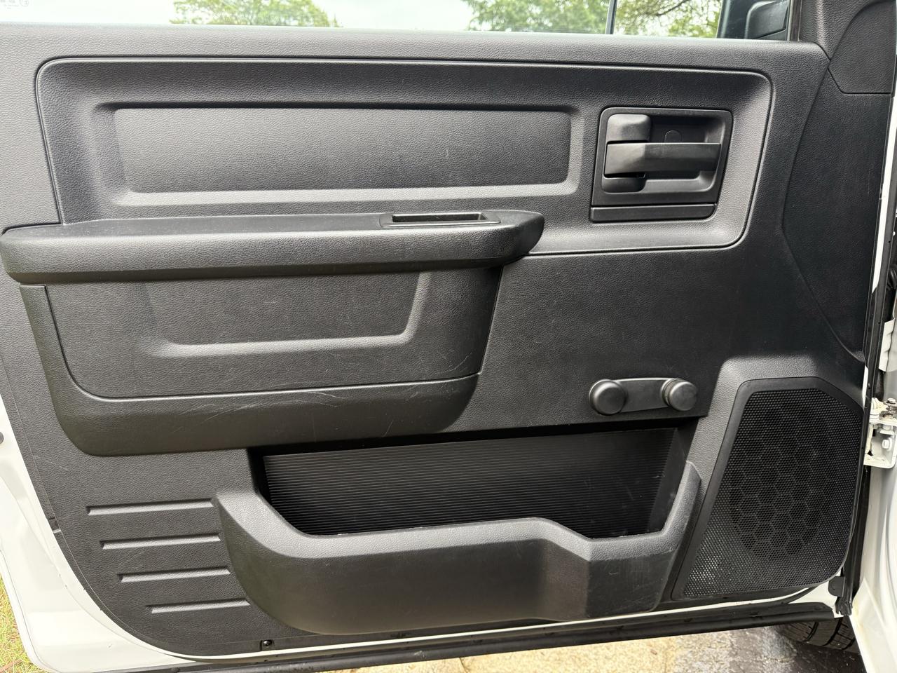 RAM 1500 2WD Reg Cab 140.5" Tradesman 2013