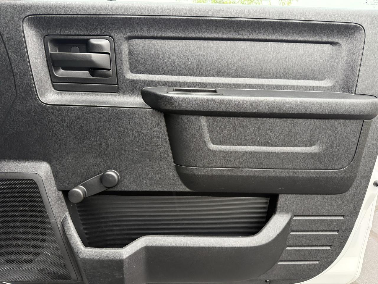 RAM 1500 2WD Reg Cab 140.5" Tradesman 2013