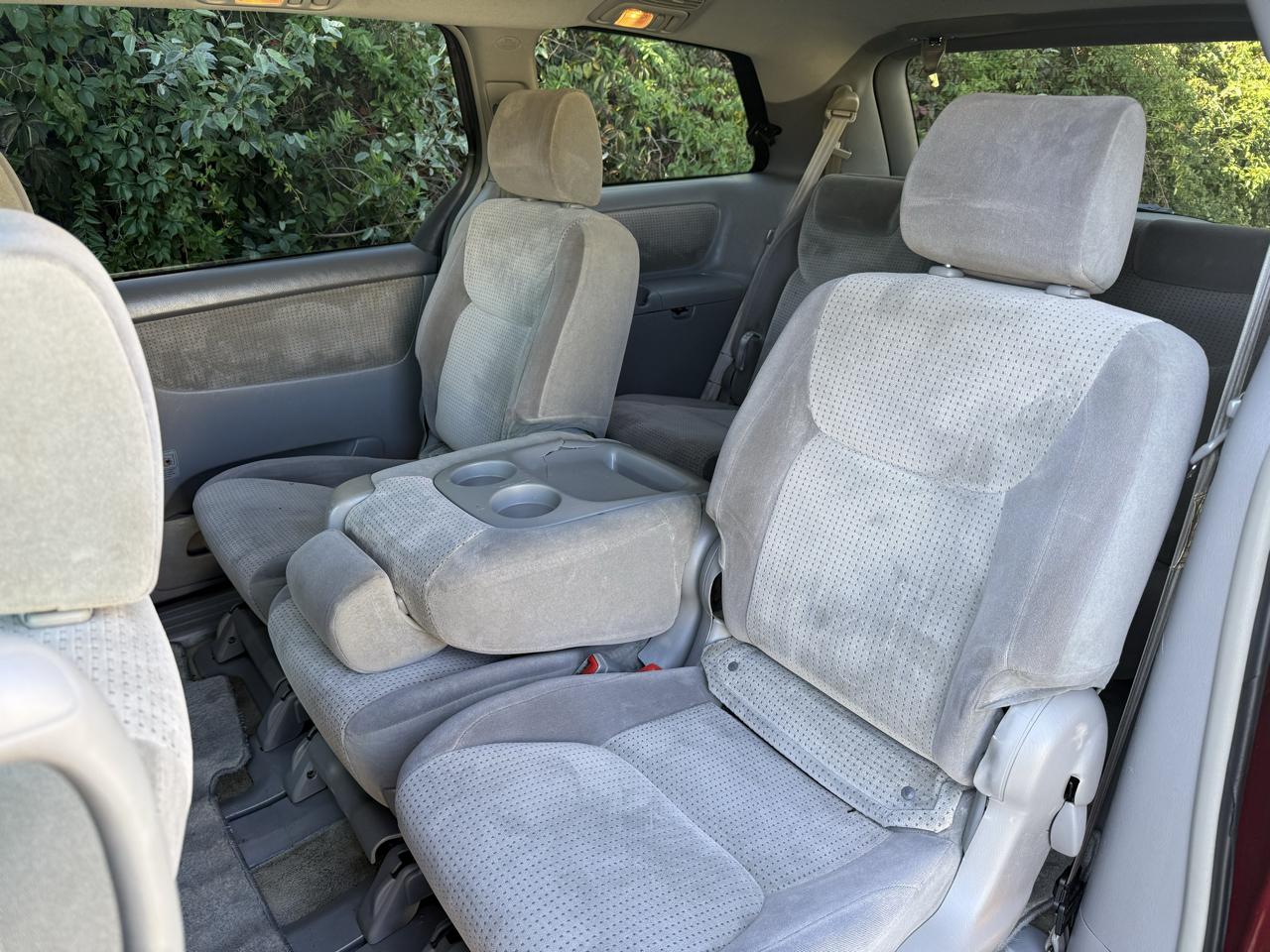 Toyota Sienna 5dr 8-Passenger Van LE FWD (Natl) 2007