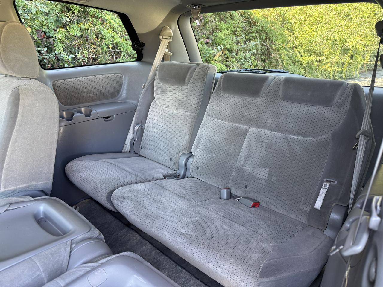 Toyota Sienna 5dr 8-Passenger Van LE FWD (Natl) 2007
