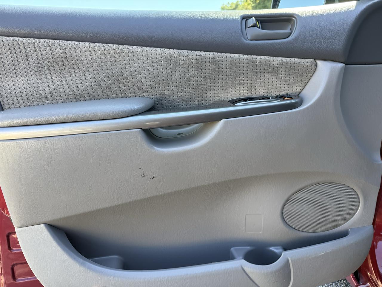 Toyota Sienna 5dr 8-Passenger Van LE FWD (Natl) 2007