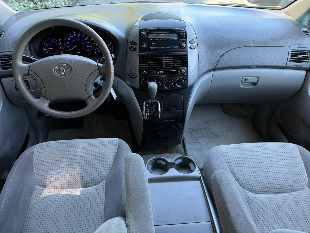 Toyota Sienna 5dr 8-Passenger Van LE FWD (Natl) 2007