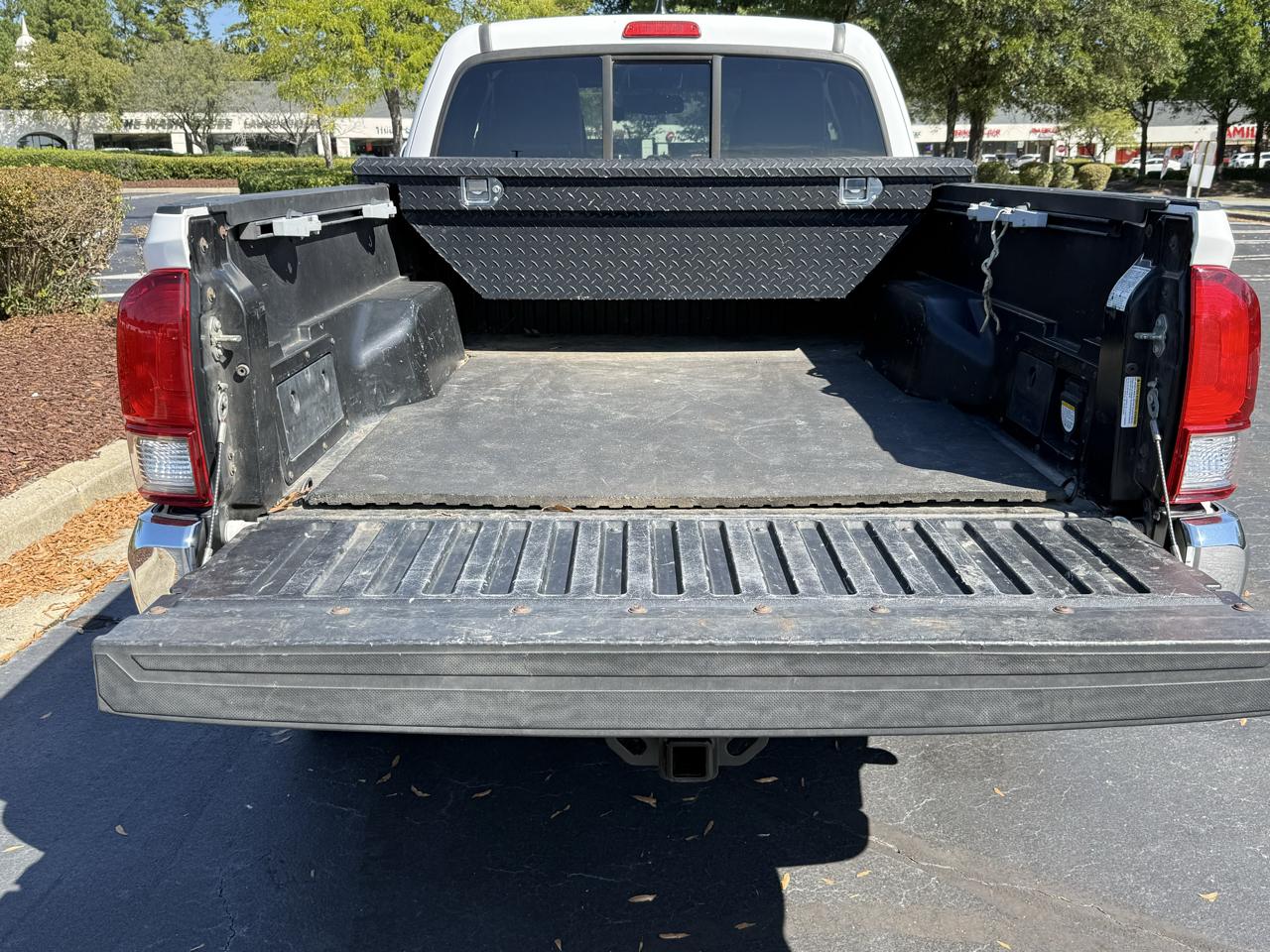 Toyota Tacoma 4WD Double Cab LB V6 AT TRD Off Road (Natl) 2017