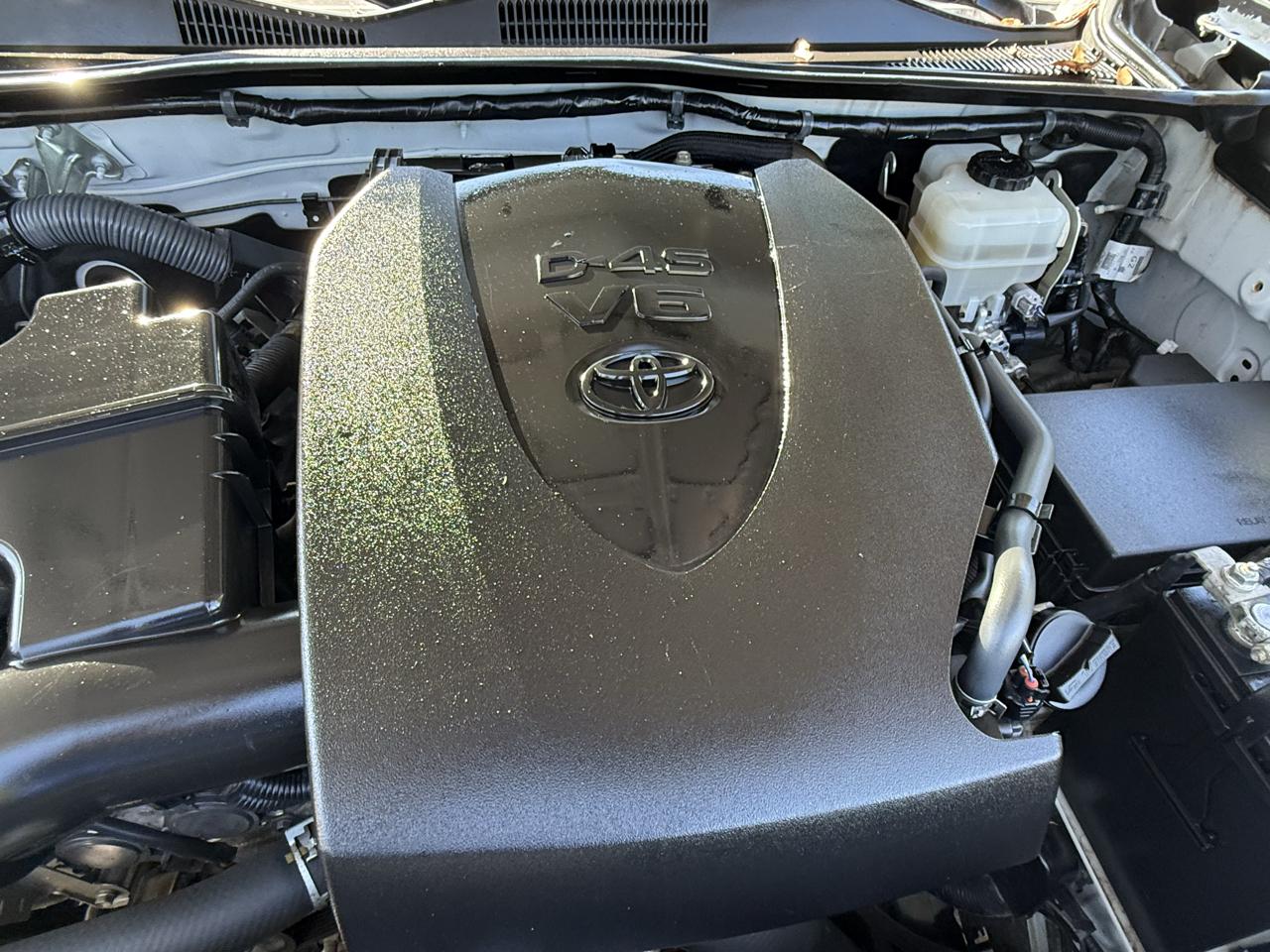 Toyota Tacoma 4WD Double Cab LB V6 AT TRD Off Road (Natl) 2017