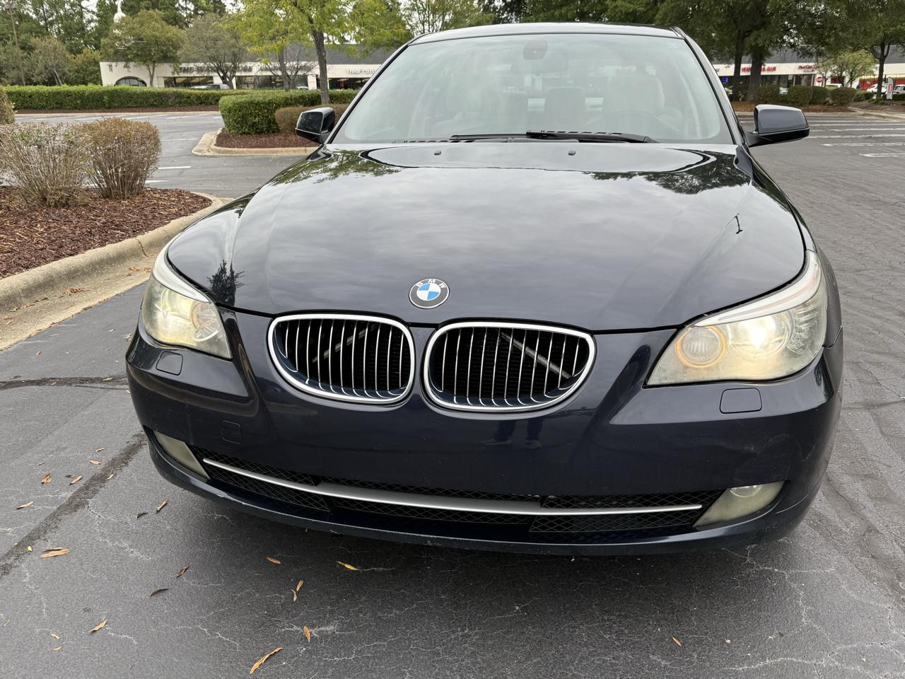 BMW 5 Series 4dr Sdn 528i RWD 2010