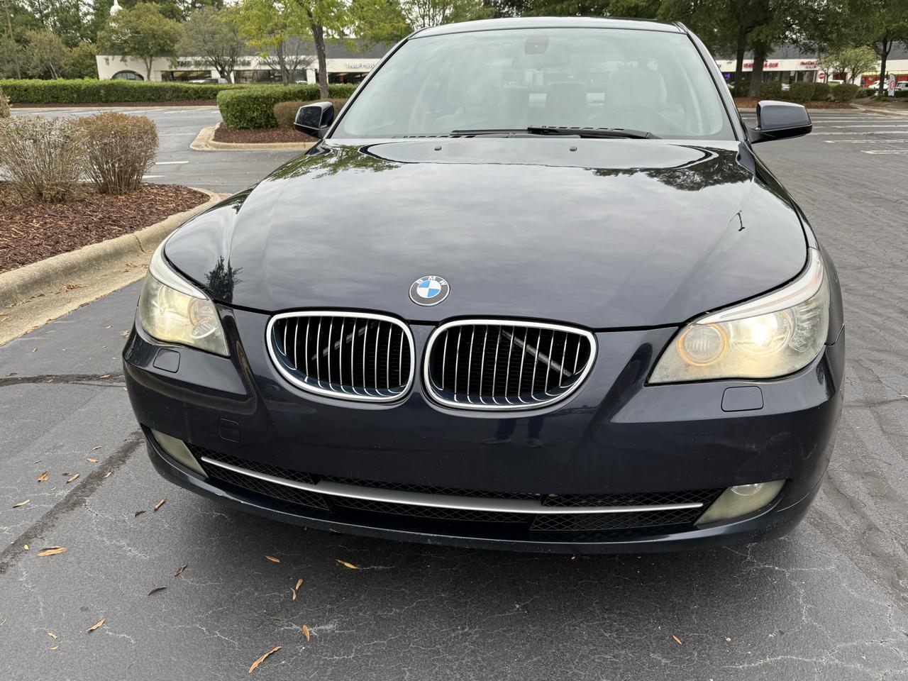 BMW 5 Series 4dr Sdn 528i RWD 2010