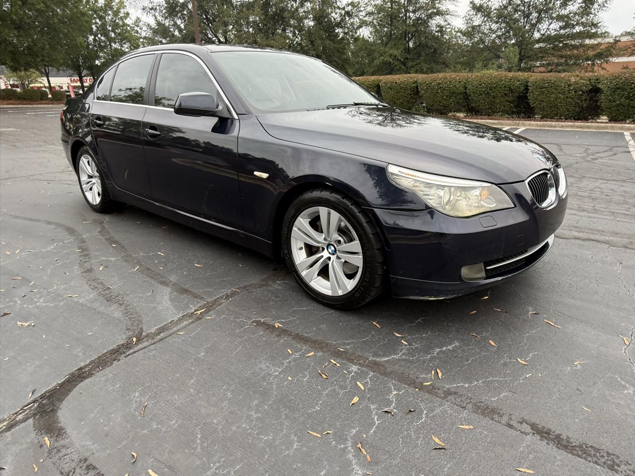 BMW 5 Series 4dr Sdn 528i RWD 2010