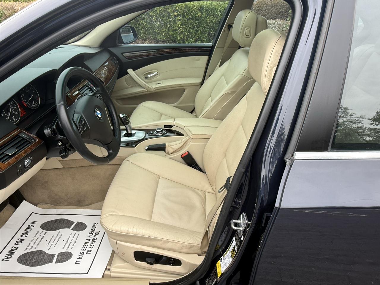 BMW 5 Series 4dr Sdn 528i RWD 2010