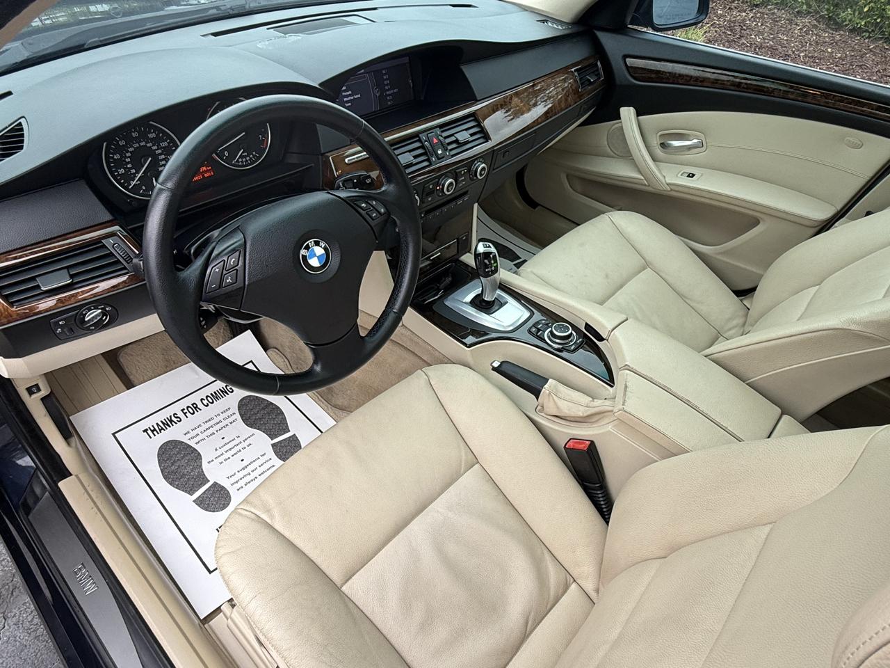 BMW 5 Series 4dr Sdn 528i RWD 2010
