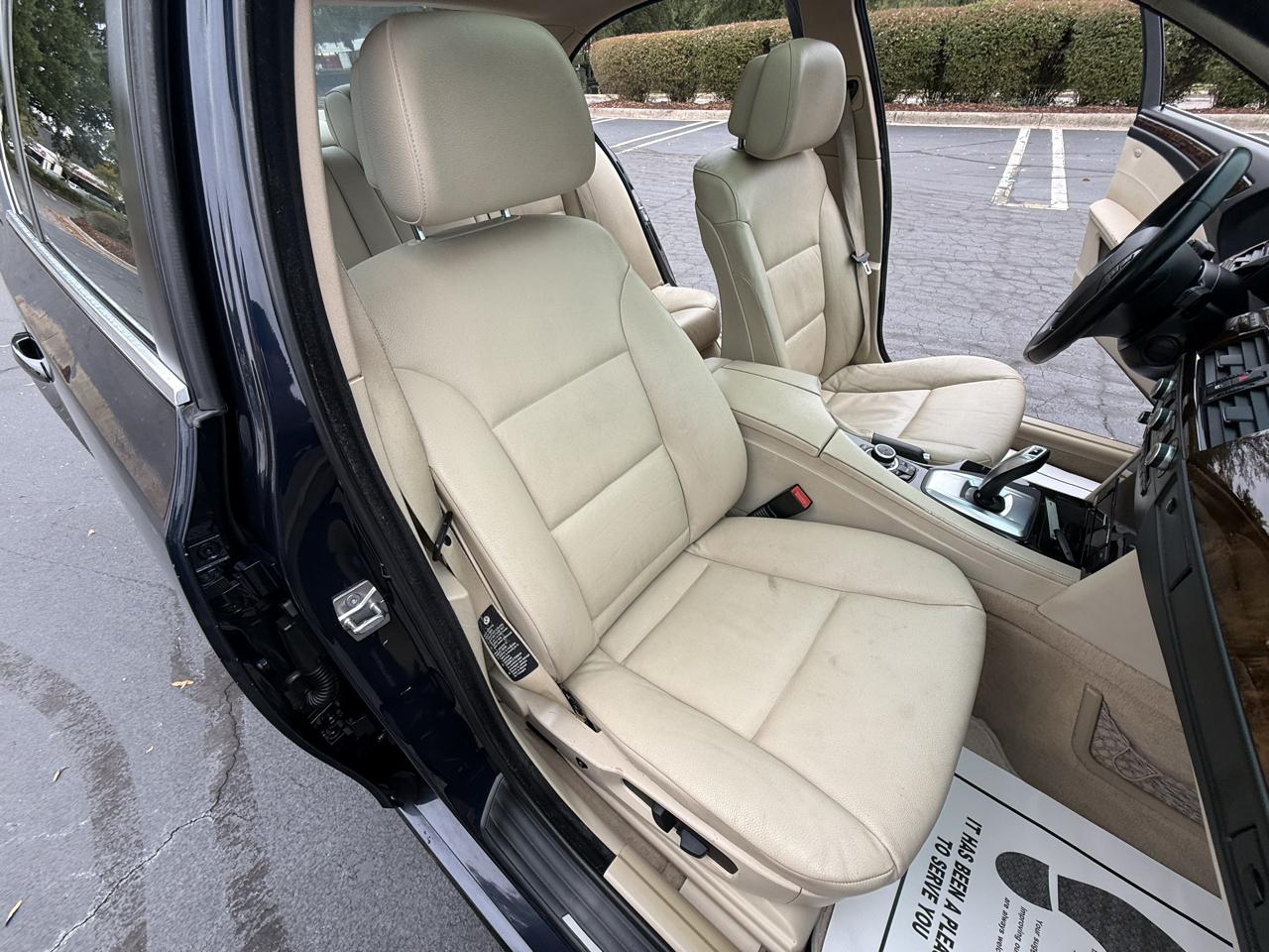 BMW 5 Series 4dr Sdn 528i RWD 2010