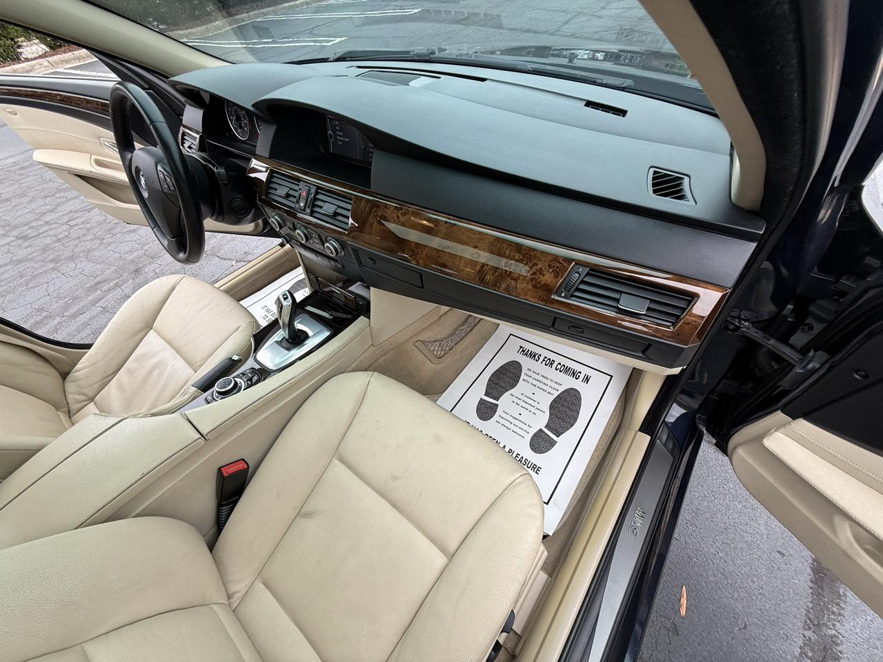 BMW 5 Series 4dr Sdn 528i RWD 2010