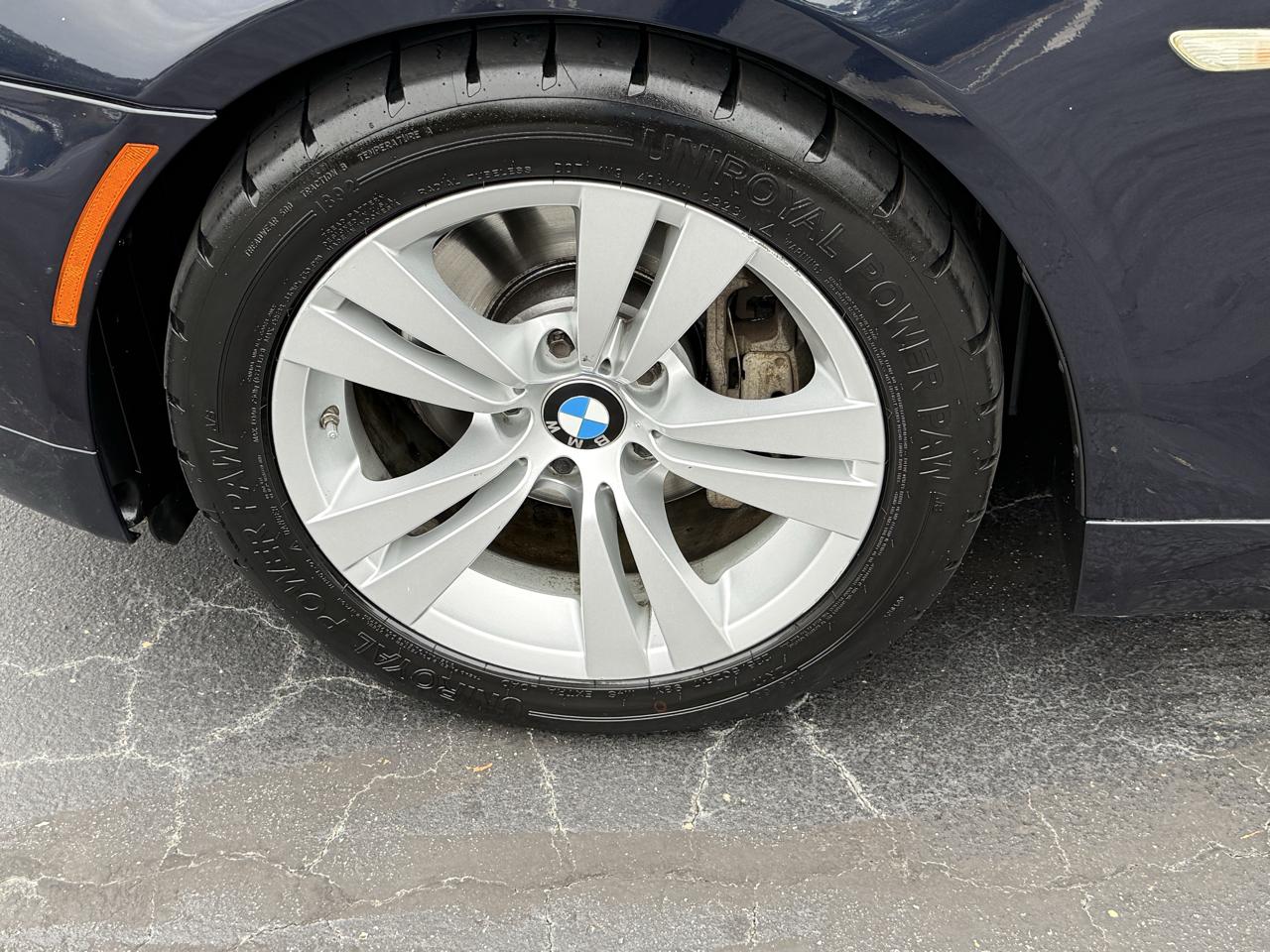 BMW 5 Series 4dr Sdn 528i RWD 2010