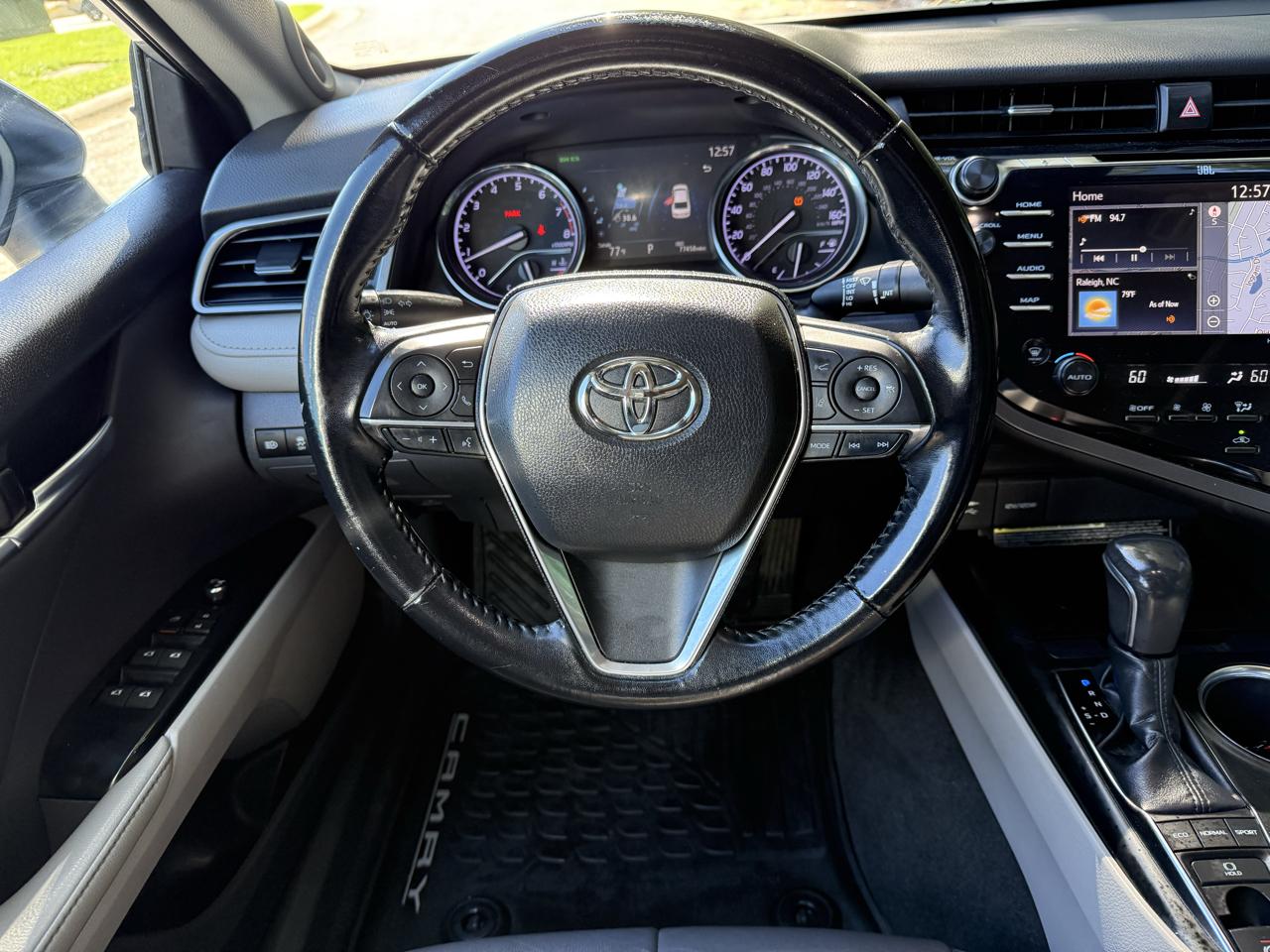 Toyota Camry XLE Auto (Natl) 2019