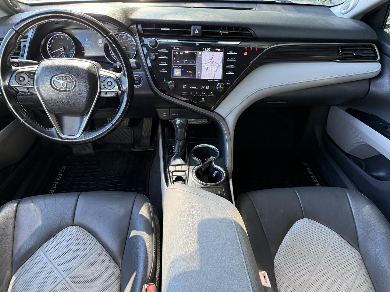 Toyota Camry XLE Auto (Natl) 2019