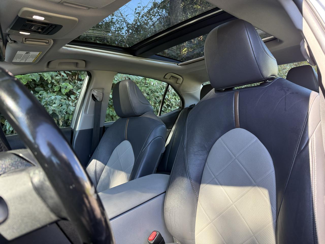 Toyota Camry XLE Auto (Natl) 2019