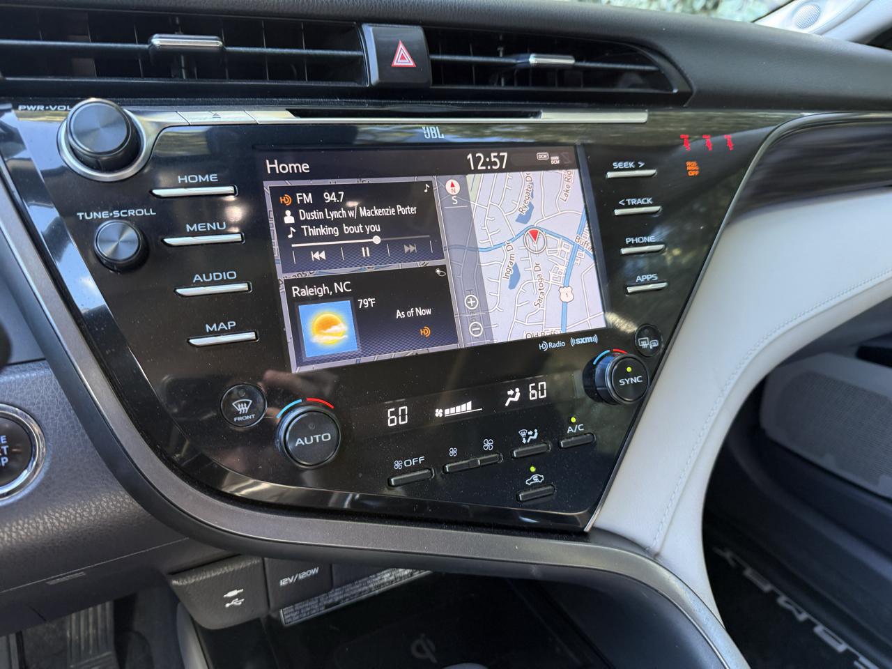 Toyota Camry XLE Auto (Natl) 2019