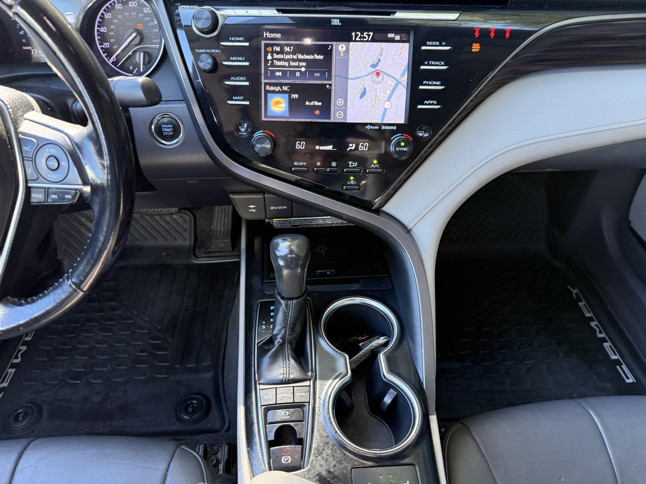 Toyota Camry XLE Auto (Natl) 2019