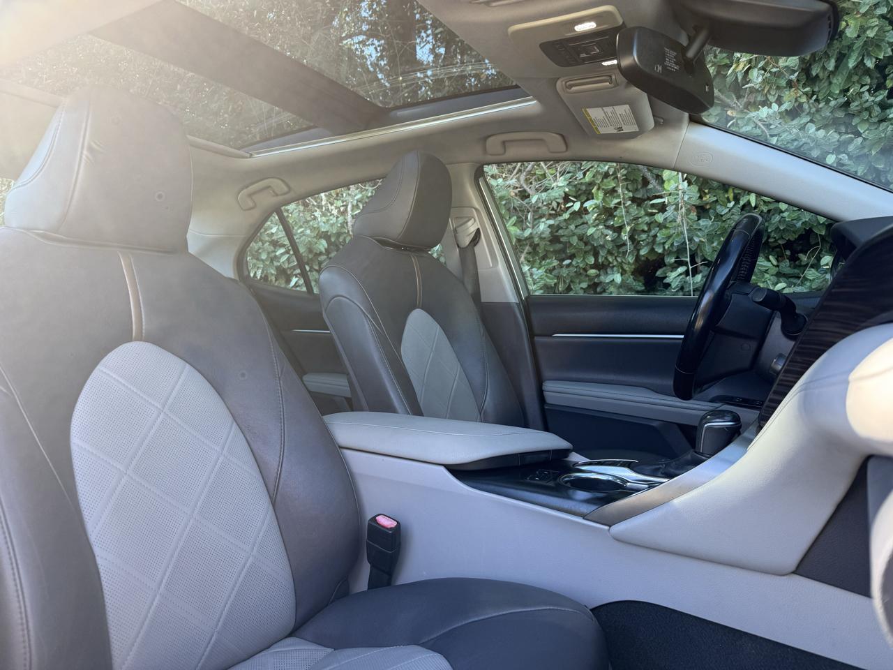 Toyota Camry XLE Auto (Natl) 2019