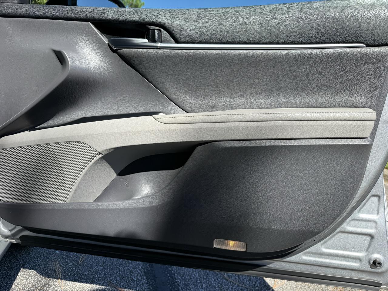 Toyota Camry XLE Auto (Natl) 2019