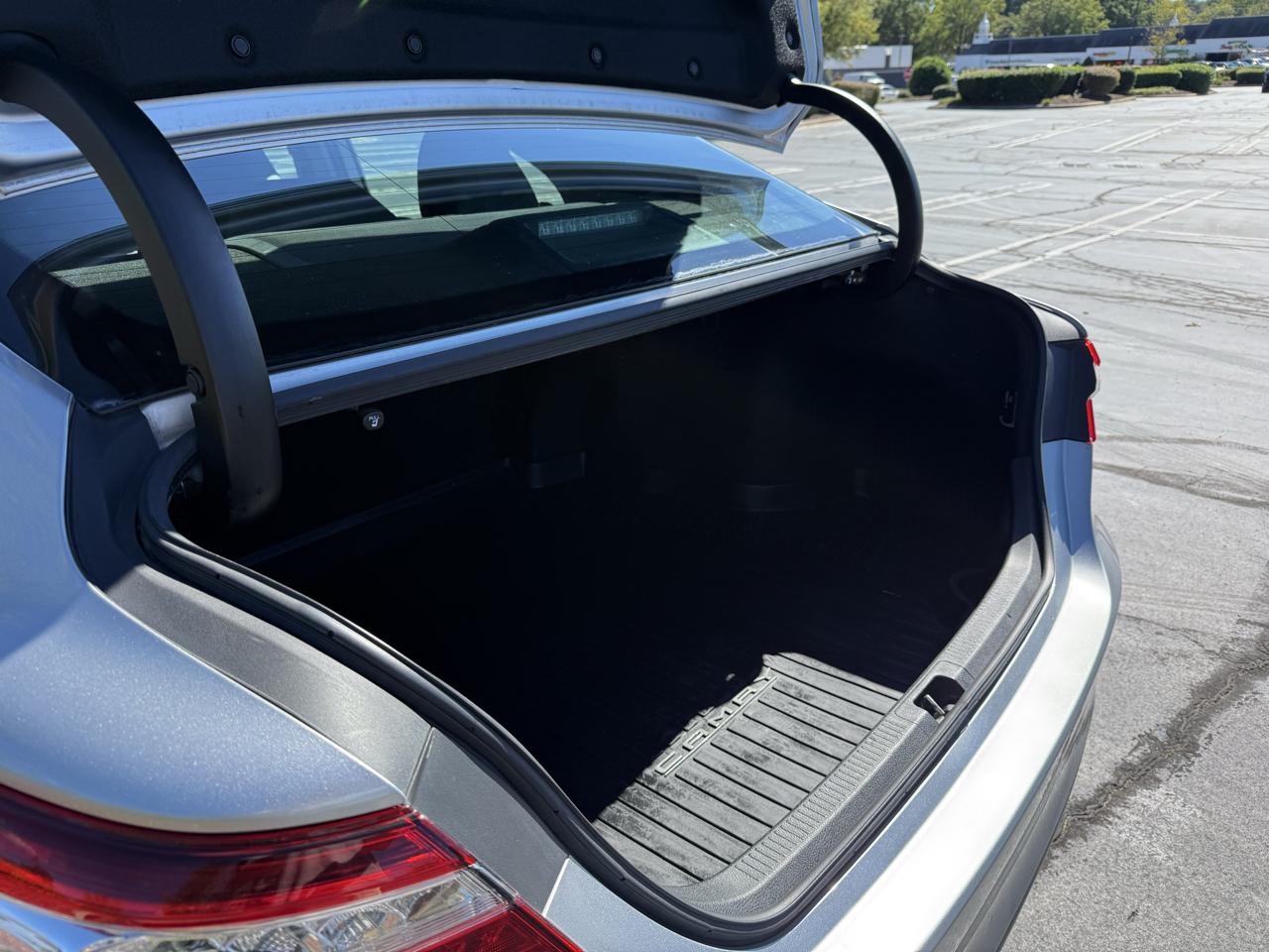 Toyota Camry XLE Auto (Natl) 2019