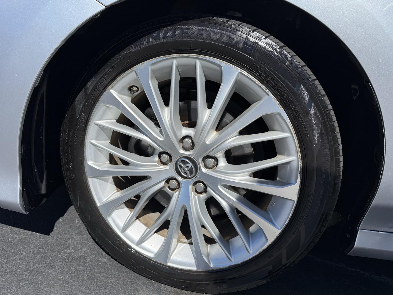 Toyota Camry XLE Auto (Natl) 2019