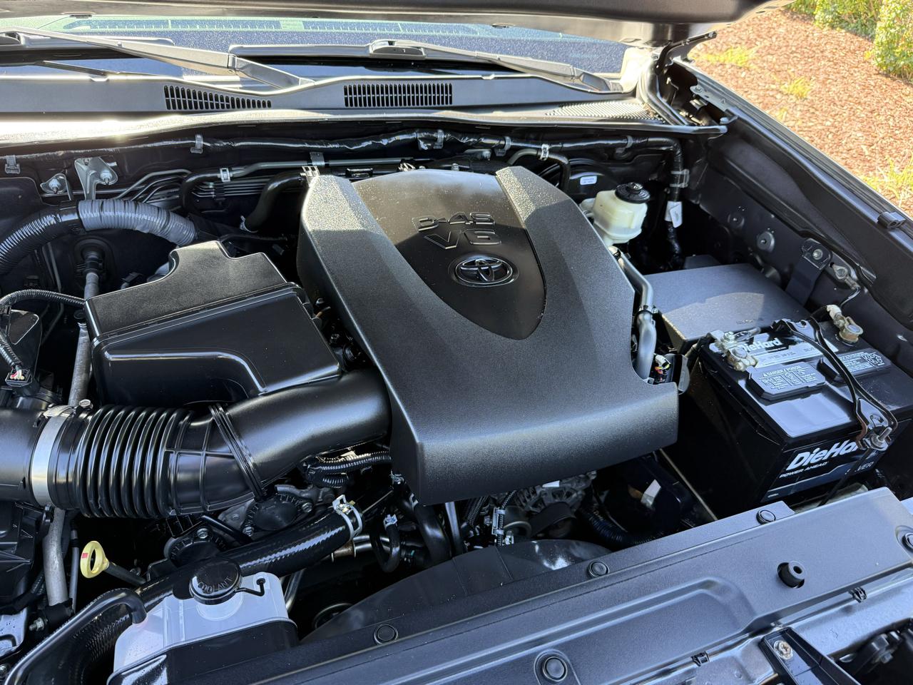 Toyota Tacoma 4WD Double Cab V6 MT TRD Off Road (Natl) 2016