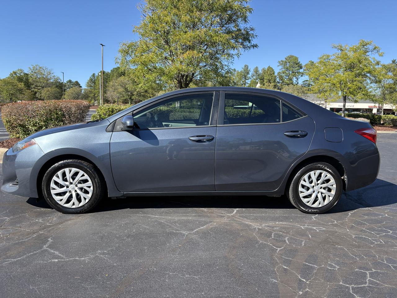 Toyota Corolla 4dr Sdn Auto LE (Natl) 2019