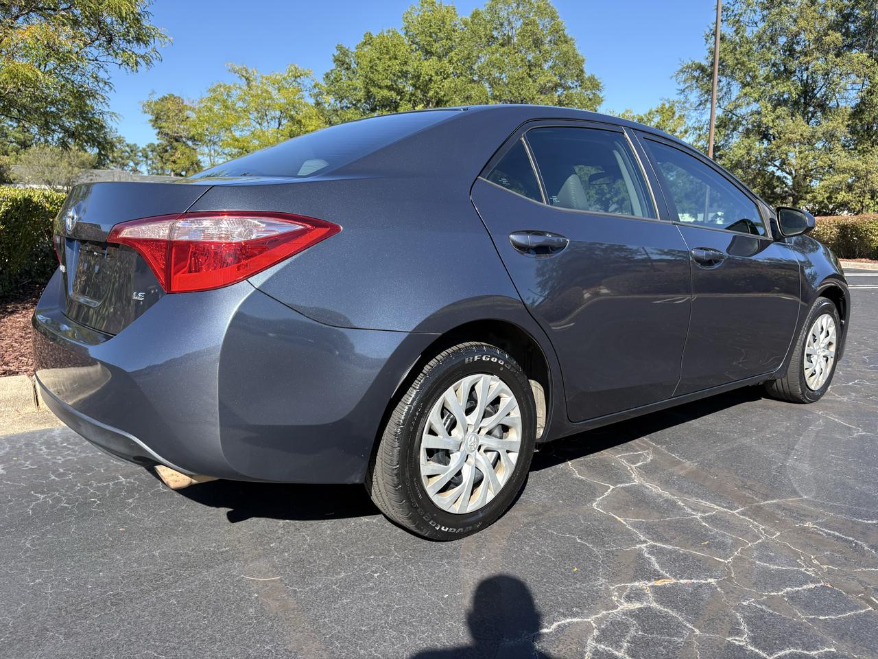 Toyota Corolla 4dr Sdn Auto LE (Natl) 2019