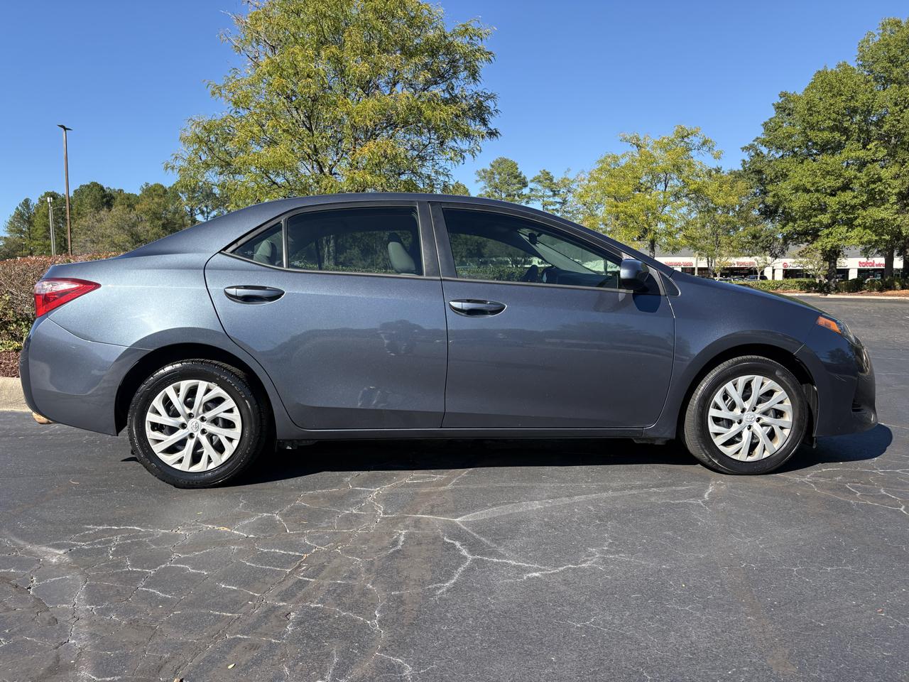 Toyota Corolla 4dr Sdn Auto LE (Natl) 2019