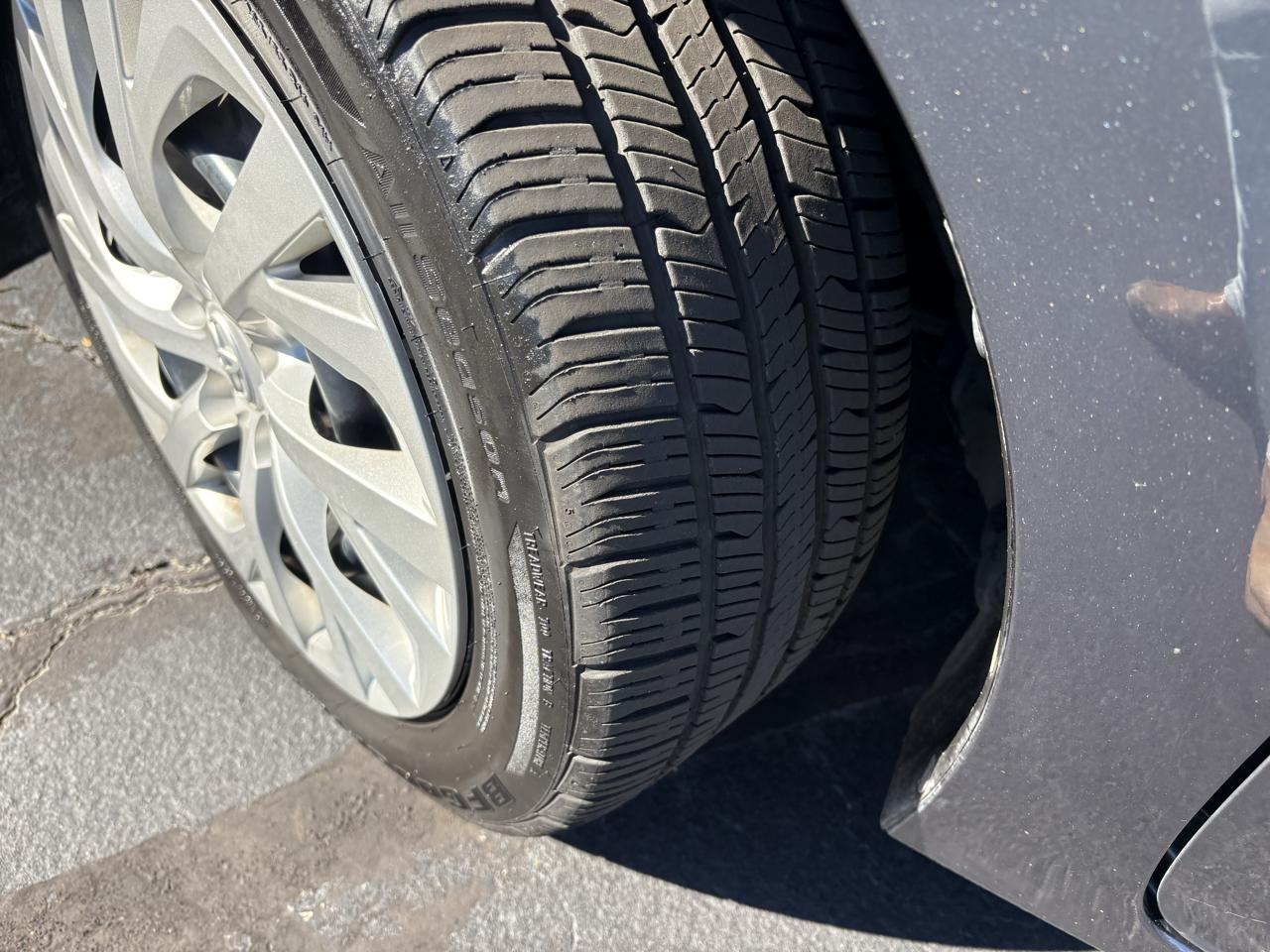 Toyota Corolla 4dr Sdn Auto LE (Natl) 2019