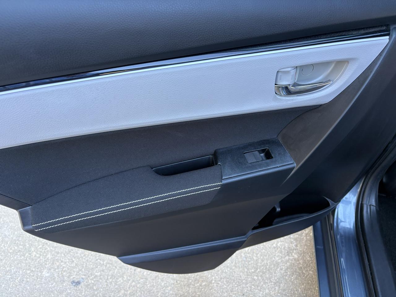 Toyota Corolla 4dr Sdn Auto LE (Natl) 2019