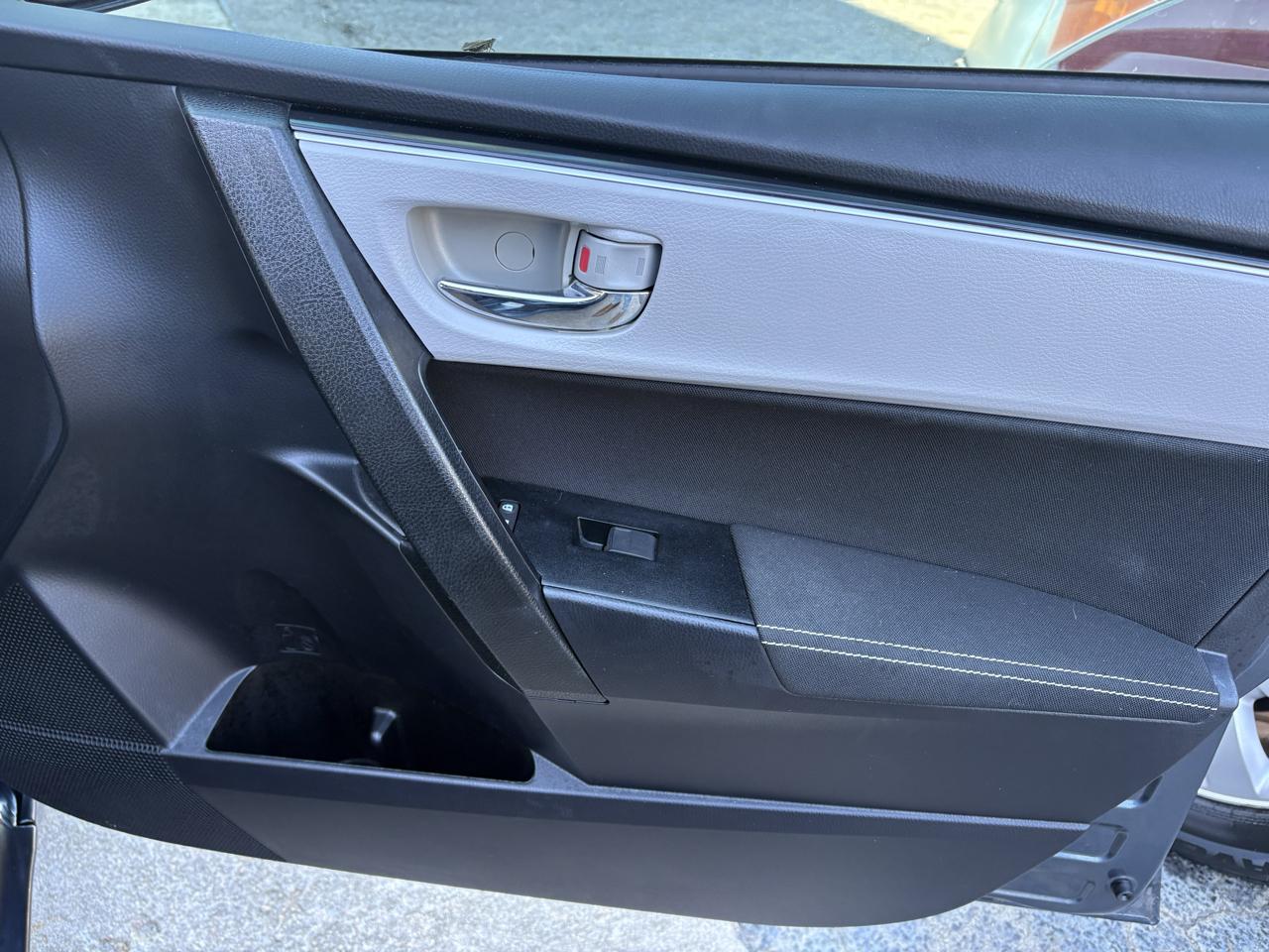 Toyota Corolla 4dr Sdn Auto LE (Natl) 2019